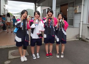 ※事前に行われた綱練り指導の様子。